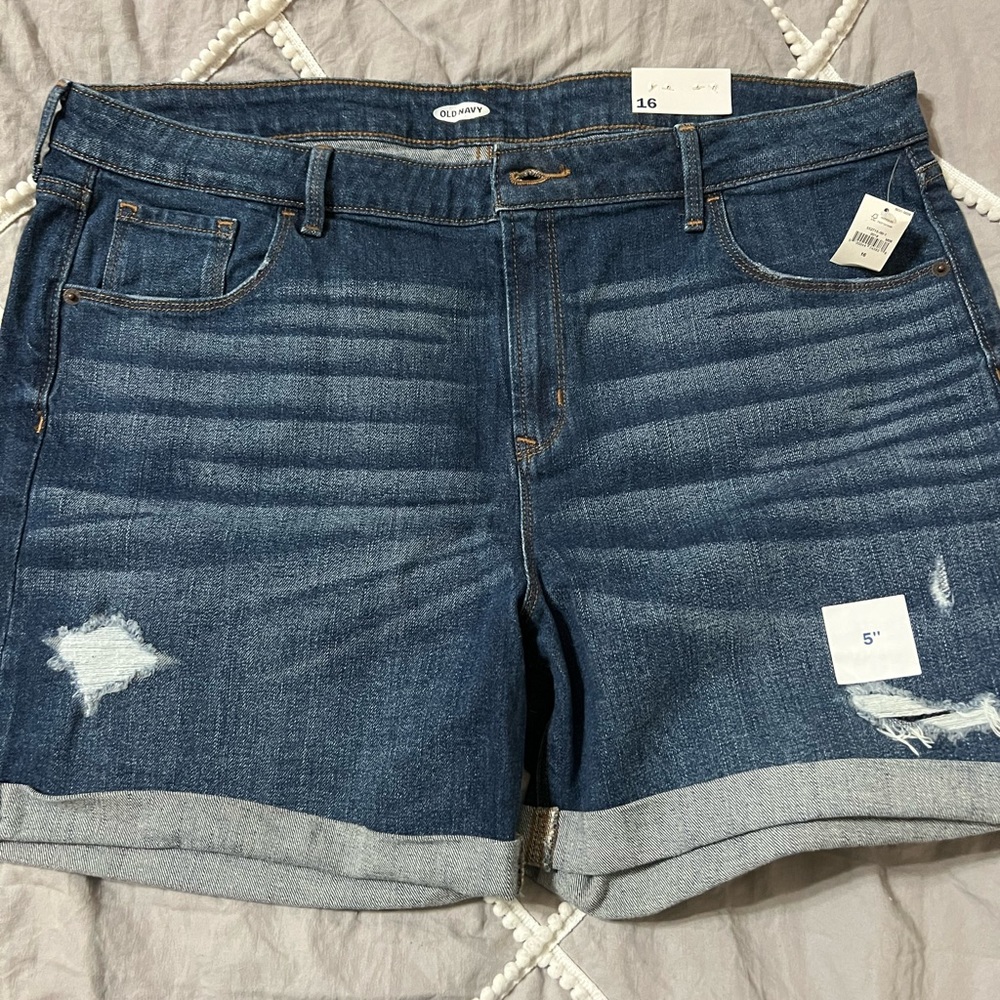 NWT Old Navy denim shorts. Size 16